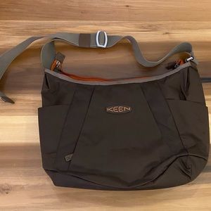 Keen nylon messenger bag